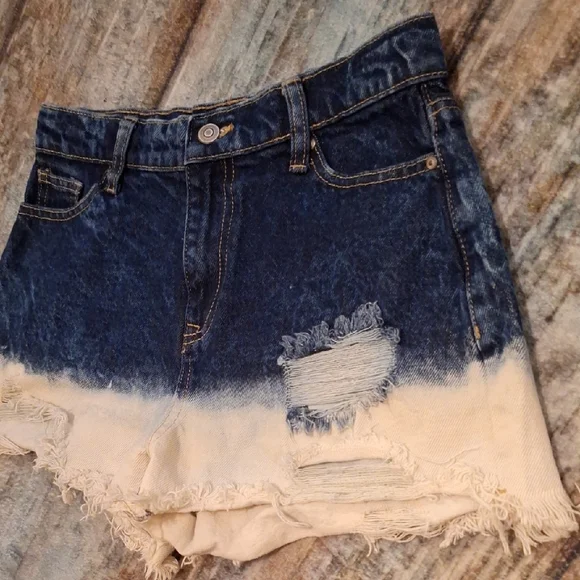 NOBO Blue and White Distressed Jean Shorts. Size 5 - Picture 4 of 6